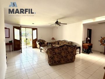Casa en Venta de 1 Piso en Jardines de las Lomas Zona Norte de Colima