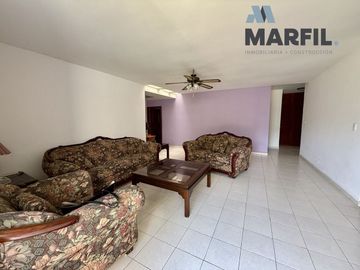 Casa en Venta de 1 Piso en Jardines de las Lomas Zona Norte de Colima