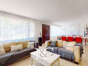 Casa en venta en Costa Esmeralda fondo cancha golf