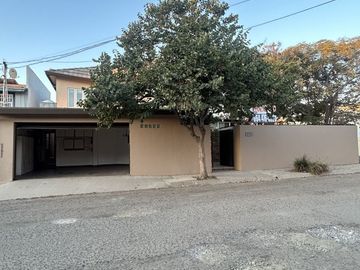 Casa en venta con  jardín - Playas de Tijuana - secc coronado