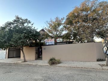 Casa en venta con  jardín - Playas de Tijuana - secc coronado