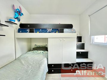 EXCELENTE DEPTO. 3 AMBIENTES EN PRIMER PISO BARRIO CERRADO