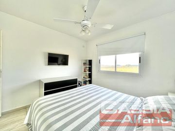 EXCELENTE DEPTO. 3 AMBIENTES EN PRIMER PISO BARRIO CERRADO