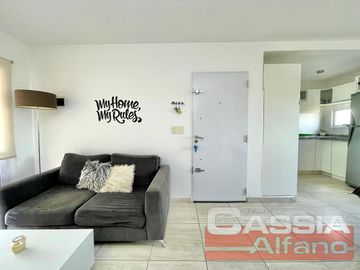 EXCELENTE DEPTO. 3 AMBIENTES EN PRIMER PISO BARRIO CERRADO