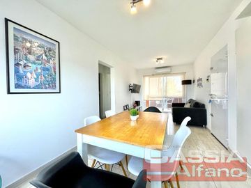 EXCELENTE DEPTO. 3 AMBIENTES EN PRIMER PISO BARRIO CERRADO