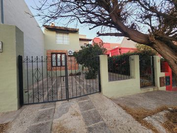 Venta Casa 4 Dormitorios ,Victor Garcia 1065, Santa Genoveva, Neuquen