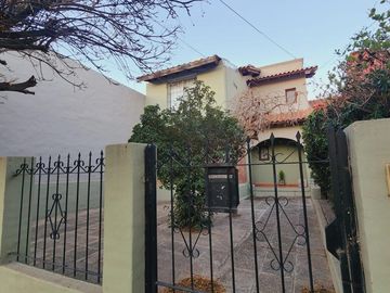 Venta Casa 4 Dormitorios ,Victor Garcia 1065, Santa Genoveva, Neuquen