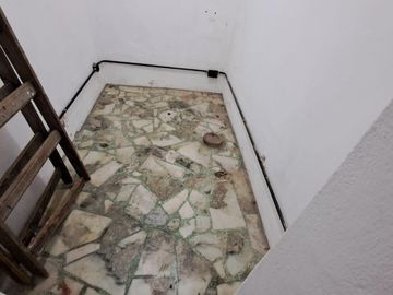 Casa de 3 amb. a la venta en lomas del mirador. Excelente Ubicación