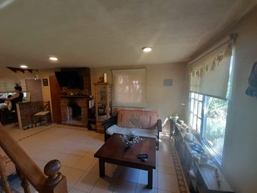 Hermosa Casa de Dos Plantas en Venta en un solo lote Country BAnco Provincia, Moreno.