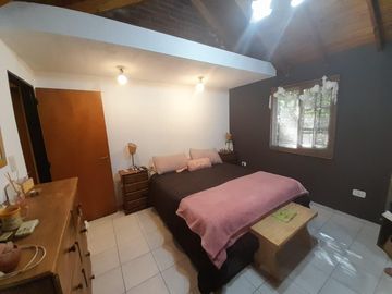 Hermosa Casa de Dos Plantas en Venta en un solo lote Country BAnco Provincia, Moreno.
