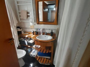 Hermosa Casa de Dos Plantas en Venta en un solo lote Country BAnco Provincia, Moreno.