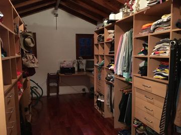 Casa en venta - 4 Dormitorios 3 Baños - Cocheras - 347Mts2 - Ituzaingó Norte
