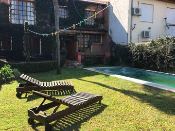 Casa en venta - 4 Dormitorios 3 Baños - Cocheras - 347Mts2 - Ituzaingó Norte