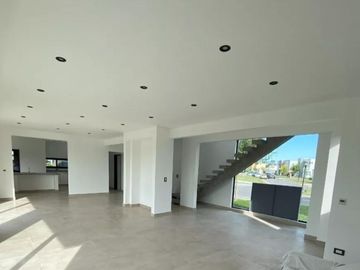 Casa en Venta, Haras Santa Maria - Escobar  - GBA Norte