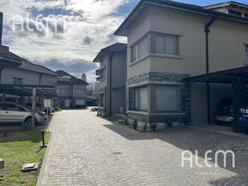Casa en  LOMAS DE ZAMORA OESTE