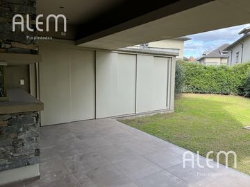 Casa en  LOMAS DE ZAMORA OESTE
