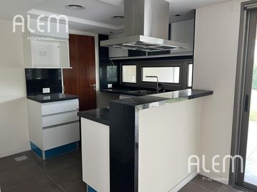Casa en  LOMAS DE ZAMORA OESTE
