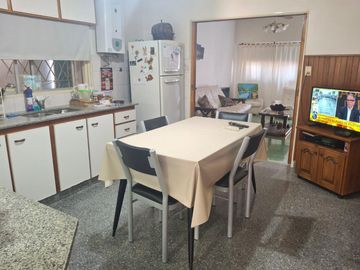 Casa mas departamento  en Victoria