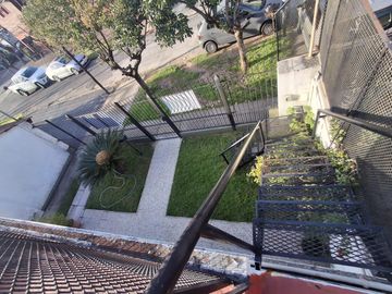 Casa mas departamento  en Victoria