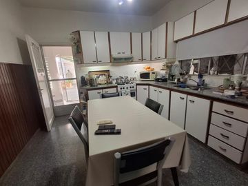 Casa mas departamento  en Victoria