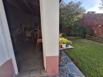 Casa mas departamento  en Victoria