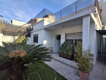 Casa mas departamento  en Victoria