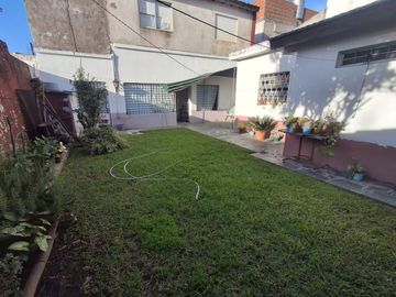 Casa mas departamento  en Victoria