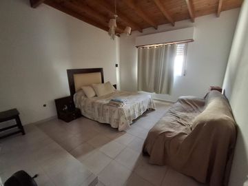 Casa mas departamento  en Victoria