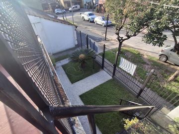 Casa mas departamento  en Victoria