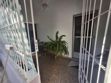 Casa mas departamento  en Victoria