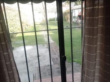 Casa en venta - 2 Dormitorios 1 Baño - Cochera - 401Mts2 - 12 De Octubre, Berazategui