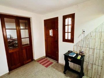Casa en venta - 2 Dormitorios 1 Baño - Cochera - 401Mts2 - 12 De Octubre, Berazategui
