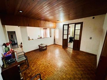 Casa en venta - 2 Dormitorios 1 Baño - Cochera - 401Mts2 - 12 De Octubre, Berazategui