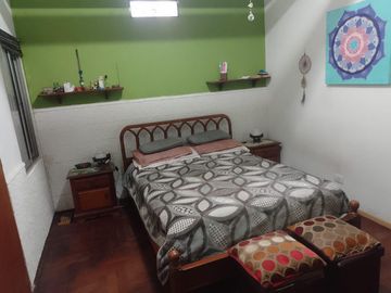 Casa en venta - 2 Dormitorios 1 Baño - Cochera - 401Mts2 - 12 De Octubre, Berazategui