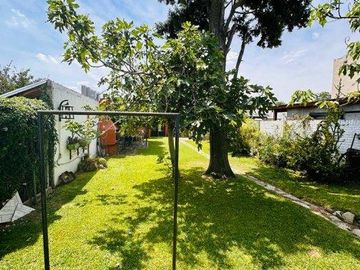 Casa en venta - 2 Dormitorios 1 Baño - Cochera - 401Mts2 - 12 De Octubre, Berazategui