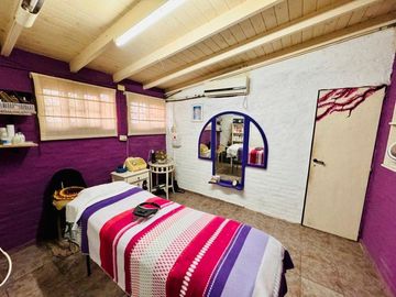 Casa en venta - 2 Dormitorios 1 Baño - Cochera - 401Mts2 - 12 De Octubre, Berazategui