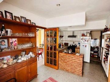 Casa en venta - 2 Dormitorios 1 Baño - Cochera - 401Mts2 - 12 De Octubre, Berazategui
