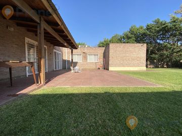 CASA EN FUNES