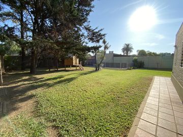 CASA EN FUNES