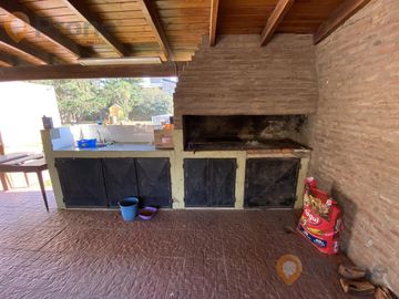 CASA EN FUNES