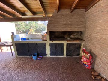CASA EN FUNES