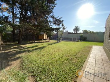 CASA EN FUNES