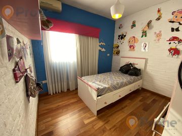 CASA EN FUNES