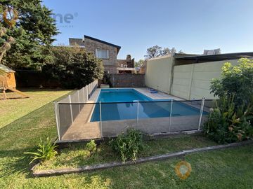 CASA EN FUNES