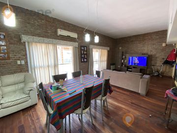 CASA EN FUNES