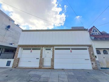 VENTA CASA 4 AMB 178 M2 COCHERA LANÚS OESTE
