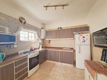 VENTA CASA 4 AMB 178 M2 COCHERA LANÚS OESTE