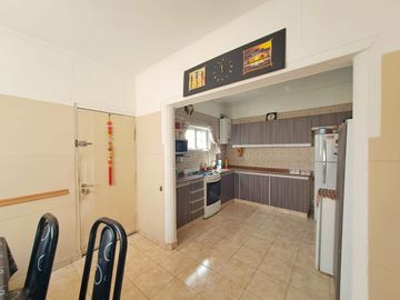 VENTA CASA 4 AMB 178 M2 COCHERA LANÚS OESTE