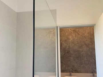 Casa en venta - 3 Dormitorios 4 Baños - Cochera - 220Mts2 - El Naudir