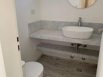 Casa en venta - 3 Dormitorios 4 Baños - Cochera - 220Mts2 - El Naudir